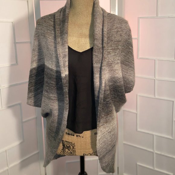 Forever 21 Dolman Sleeve Cocoon Gray Kimono - Picture 2 of 8